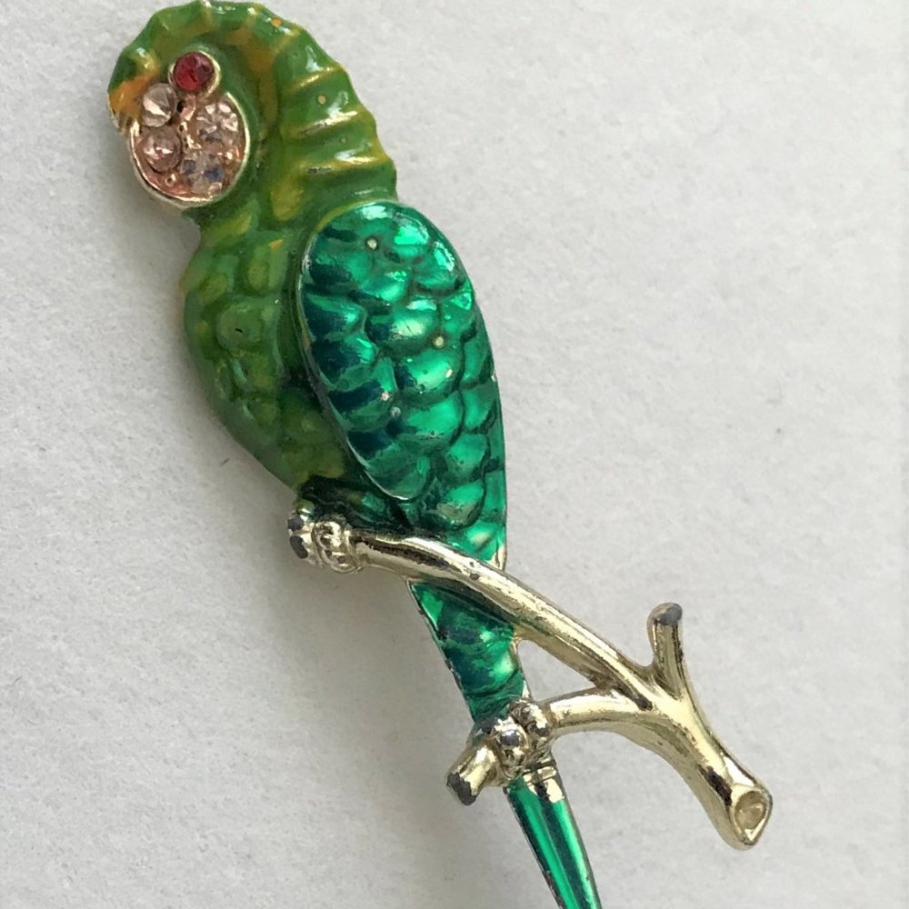 Enamel & Rhinestone Parrot brooch pin Vintage